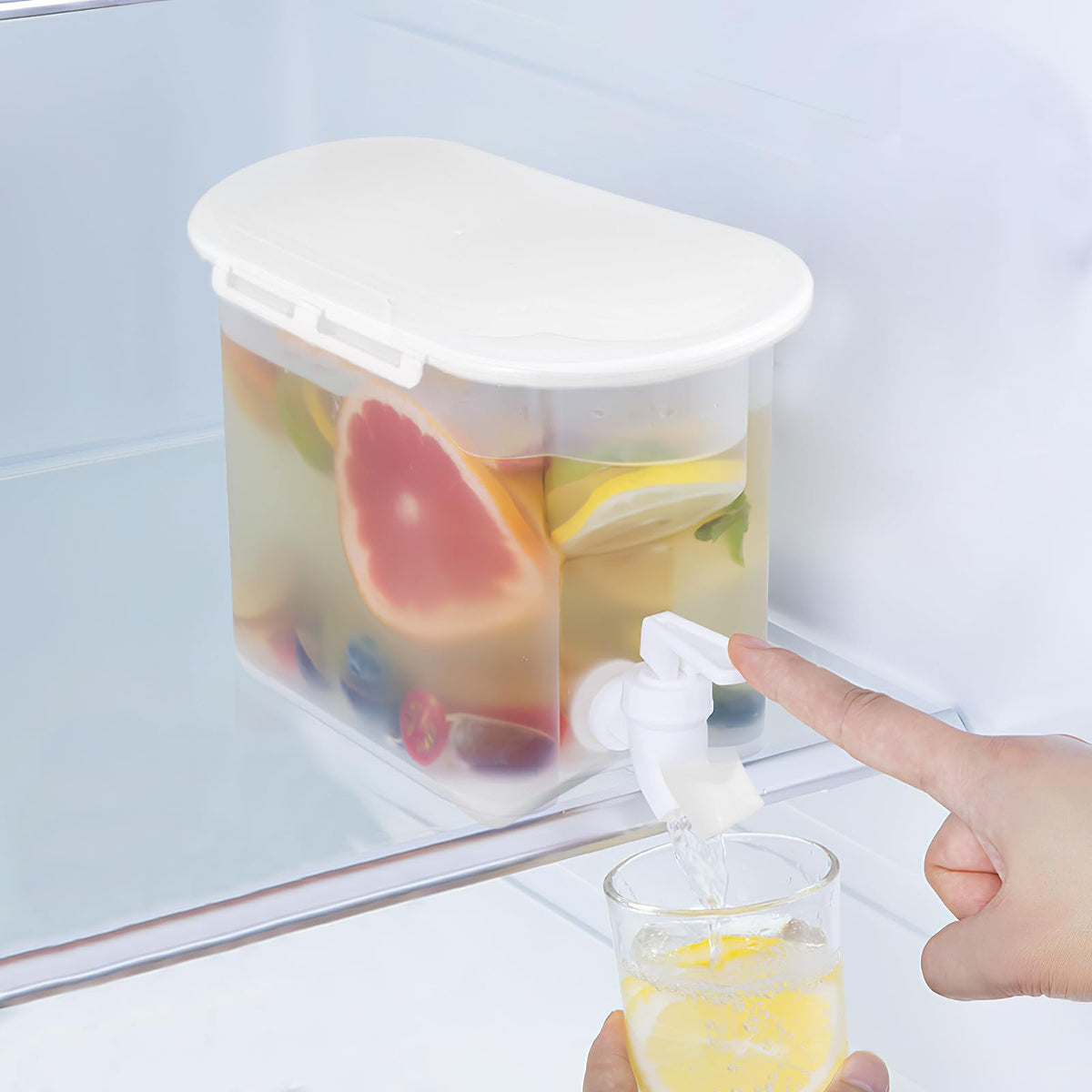 Cold Water Pitcher with Faucet M2082