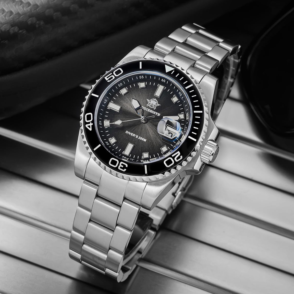 41 MM Mens Dive Watch Quartz Movement 200 M Waterproof Luminous Analog Gradient Dial G109368