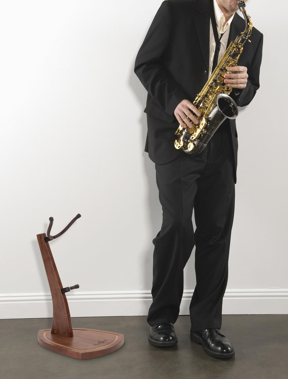 Saxophone Stand with Soft Silicone Yokes R2919