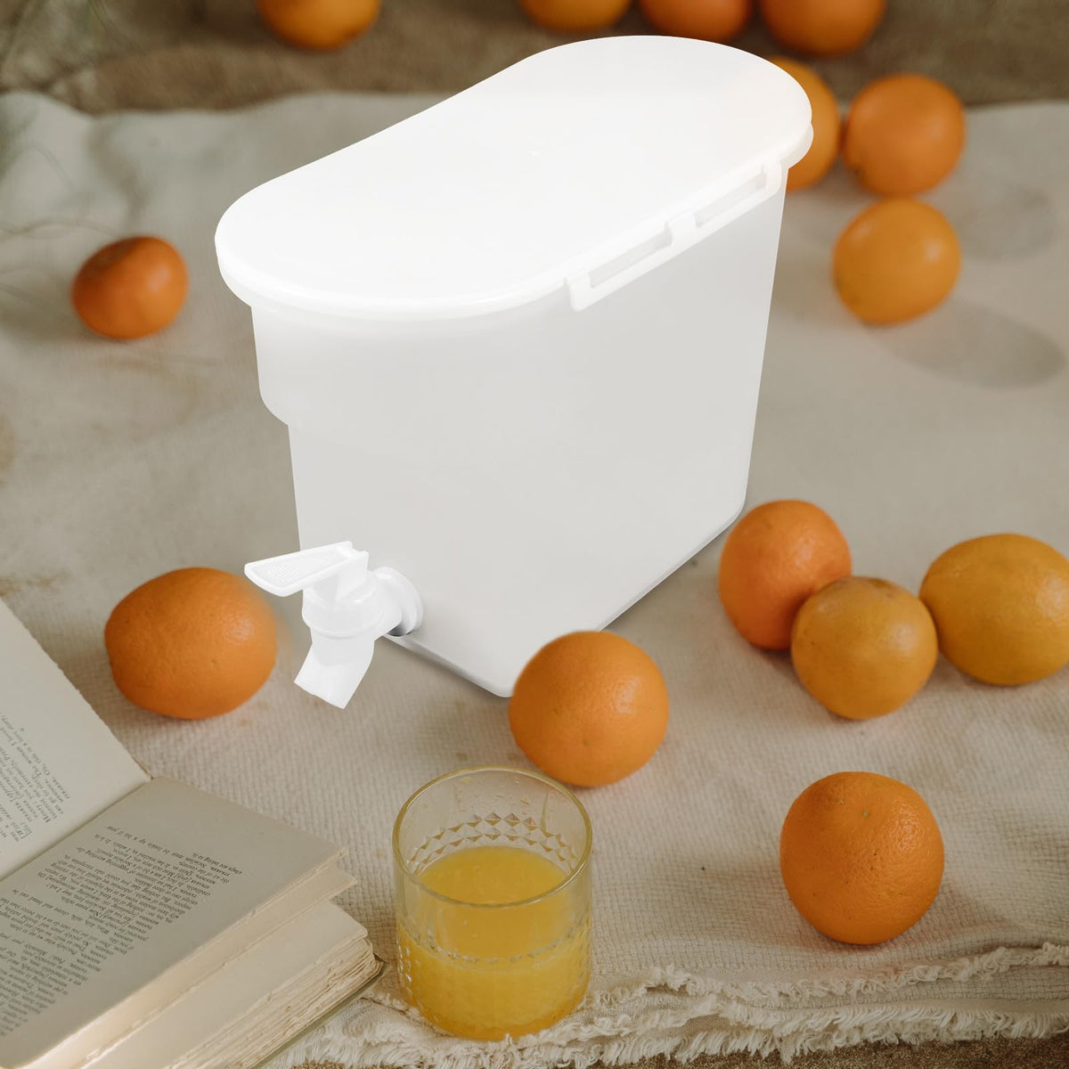 Cold Water Pitcher with Faucet M2082