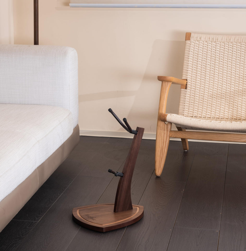 Saxophone Stand with Soft Silicone Yokes R2919