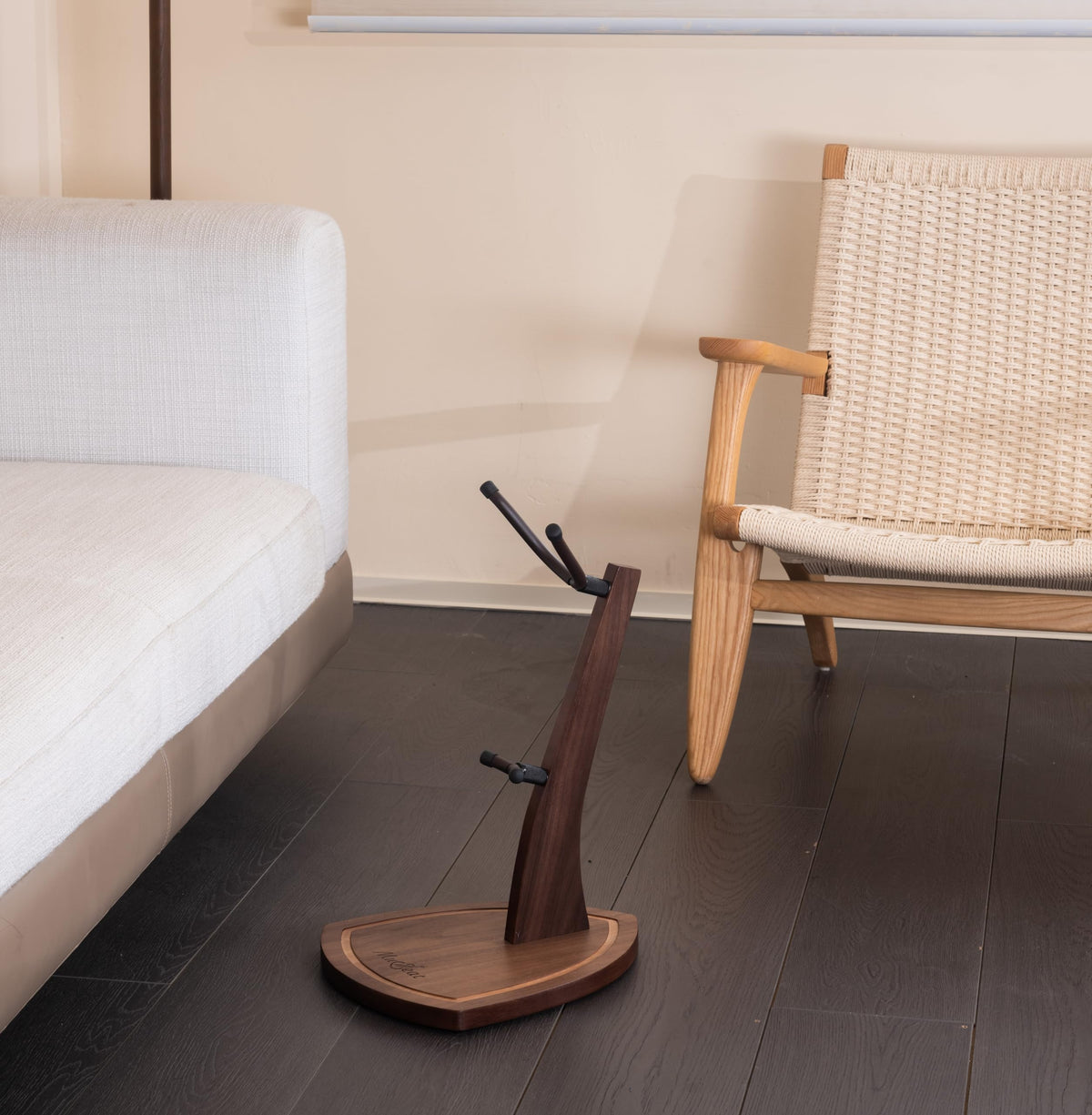 Saxophone Stand with Soft Silicone Yokes R2919